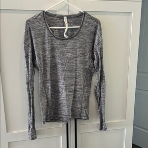 lululemon athletica Heathered Gray Long Sleeve Top
